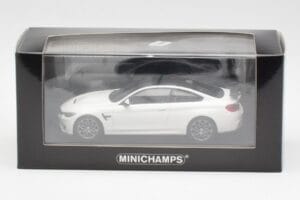 BMW M4 GTS F82 Biely So Šedými Ráfikmi Minichamps 1:43 410025221 Kov – obrázok 4 z 4
