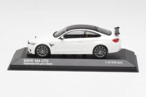 BMW M4 GTS F82 Biely So Šedými Ráfikmi Minichamps 1:43 410025221 Kov