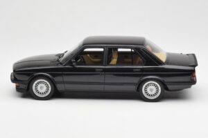 BMW M5 E28 Diamond Čierny Otto 1:18 OT184 Živica – obrázok 3 z 6