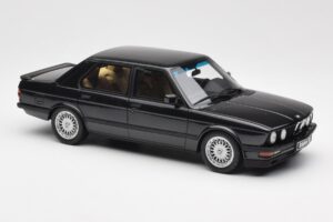 BMW M5 E28 Diamond Čierny Otto 1:18 OT184 Živica – obrázok 4 z 6