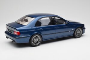 BMW M5 E39 Avus Modrý Otto 1:12 G073 Živica – obrázok 2 z 6