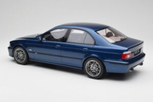 BMW M5 E39 Avus Modrý Otto 1:12 G073 Živica – obrázok 5 z 6