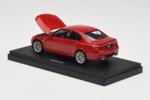 BMW M5 E60 Červený Kyosho 1:43 03503R Kov – obrázok 2 z 4