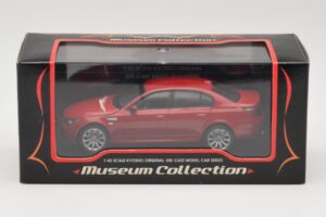 BMW M5 E60 Červený Kyosho 1:43 03503R Kov – obrázok 4 z 4