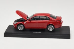 BMW M5 E60 Červený Kyosho 1:43 03503R Kov