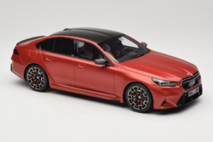 BMW M5 G90 Beach Orange GT Spirit 1:18 GT966 Živica – obrázok 4 z 6