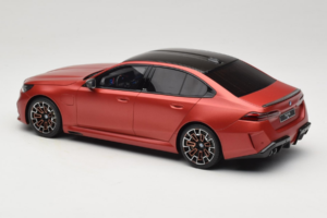 BMW M5 G90 Beach Orange GT Spirit 1:18 GT966 Živica – obrázok 5 z 6