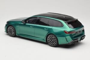 BMW M5 G99 Competition Touring Isle of Man Green GT Spirit 1:18 GT509 Živica – obrázok 5 z 6