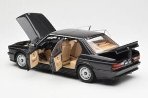 BMW M535i E28 Diamond Čierny AUTOart 1:18 75162 Kov – obrázok 5 z 8