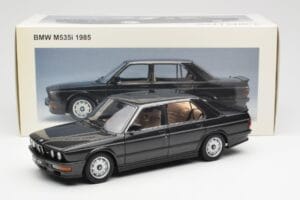 BMW M535i E28 Diamond Čierny AUTOart 1:18 75162 Kov – obrázok 8 z 8