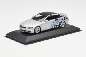 BMW M6 E63 IAA Frankfurt Strieborný Minichamps 1:43 M6001 Kov – obrázok 2 z 4