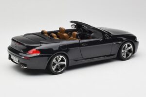 BMW M6 E64 Kabriolet Sapphire Black Kyosho 1:18 80430417424 Kov – obrázok 4 z 9
