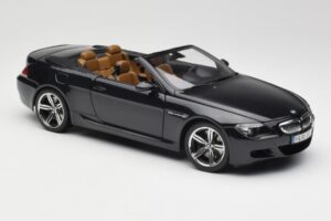 BMW M6 E64 Kabriolet Sapphire Black Kyosho 1:18 80430417424 Kov – obrázok 7 z 9