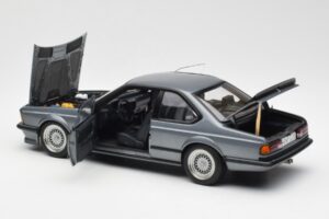 BMW M635 CSi E24 Shadow Line Delphin Metallic AUTOart 1:18 70529 Kov – obrázok 5 z 8