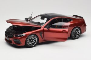 BMW M8 F91 Convertible Storm Bay Metallic Minichamps 1:18 110029020 Kov – obrázok 2 z 8