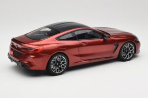 BMW M8 F91 Convertible Storm Bay Metallic Minichamps 1:18 110029020 Kov – obrázok 3 z 8