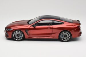 BMW M8 F91 Convertible Storm Bay Metallic Minichamps 1:18 110029020 Kov – obrázok 4 z 8