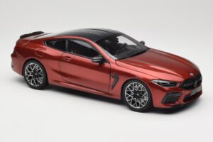 BMW M8 F91 Convertible Storm Bay Metallic Minichamps 1:18 110029020 Kov – obrázok 6 z 8