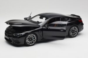 BMW M8 F92 Zafírová Čierna Minichamps 1:18 110029021 Kov – obrázok 2 z 8