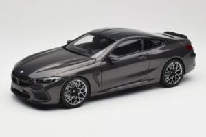 BMW M8 F92 Grey Metallic Minichamps 1:18 110029022 Kov