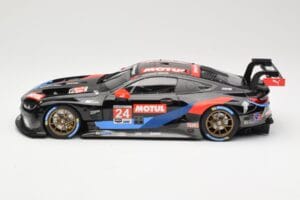 BMW M8 GTE RLL Racing #24 J. Edwards / J. Krohn IMSA GP Road Atlanta 2020 Minichamps 1:18 155202994 Kov – obrázok 3 z 6