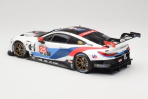 BMW M8 GTE Team RLL C. De Phillippi / B. Auberlen 2nd in Class 12 Hours of Sebring 2018 Minichamps 1:18 155182925 Kov – obrázok 5 z 6