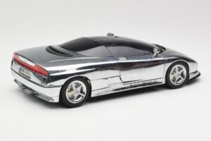 BMW Nazca M12 Chrome Silver Revell 1:18 08916 Kov – obrázok 3 z 8