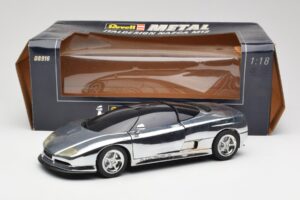 BMW Nazca M12 Chrome Silver Revell 1:18 08916 Kov – obrázok 8 z 8