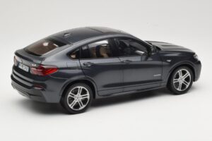 BMW X4 F26 Sophisto Grey Paragon 1:18 80432352461 Kov – obrázok 3 z 8