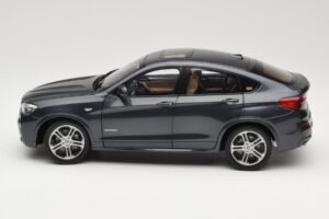 BMW X4 F26 Sophisto Grey Paragon 1:18 80432352461 Kov – obrázok 4 z 8