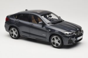 BMW X4 F26 Sophisto Grey Paragon 1:18 80432352461 Kov – obrázok 6 z 8