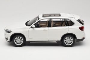 BMW X5 E70 Alpine White Paragon 1:18 PA-97073 Kov – obrázok 4 z 8