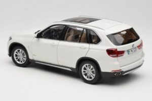 BMW X5 E70 Alpine White Paragon 1:18 PA-97073 Kov – obrázok 7 z 8