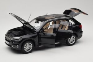 BMW X5 E70 Sapphire Black Paragon 1:18 PA-97071 Kov – obrázok 2 z 8