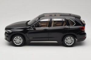 BMW X5 E70 Sapphire Black Paragon 1:18 PA-97071 Kov – obrázok 4 z 8