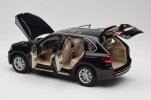 BMW X5 E70 Sapphire Black Paragon 1:18 PA-97071 Kov – obrázok 5 z 8