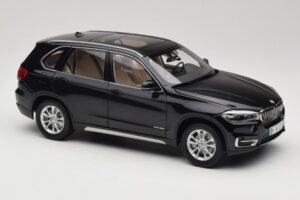BMW X5 E70 Sapphire Black Paragon 1:18 PA-97071 Kov – obrázok 6 z 8