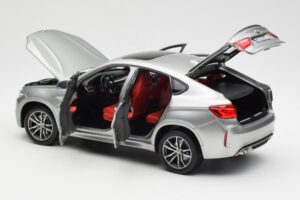 BMW X6 M F86 Donington Šedá Metalíza Norev 1:18 80432364886 Kov – obrázok 5 z 8