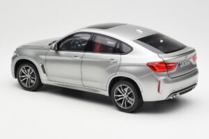 BMW X6 M F86 Donington Šedá Metalíza Norev 1:18 80432364886 Kov – obrázok 7 z 8