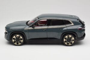 BMW XM G09 Isle of Man Green Minichamps 1:18 110023300 Kov – obrázok 4 z 8