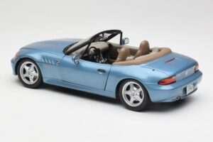 BMW Z3 E36/7 James Bond Goldeneye Modrá Metalíza UT Models 1:18 180024336 Kov – obrázok 7 z 8