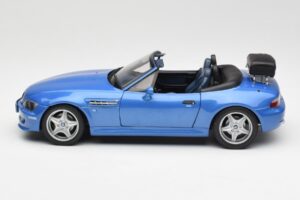BMW Z3 M Roadster S Nosičom Batožiny Modrý Metalický UT Models 1:18 20416 Kov – obrázok 4 z 8