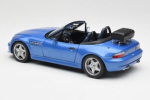 BMW Z3 M Roadster S Nosičom Batožiny Modrý Metalický UT Models 1:18 20416 Kov – obrázok 7 z 8