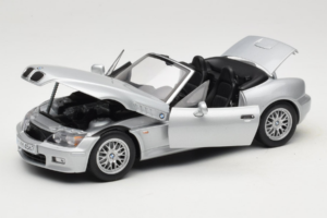 BMW Z3 Roadster 1.8 Strieborný Dealerská Edícia UT Models 1:18 80439411712 Kov – obrázok 2 z 8