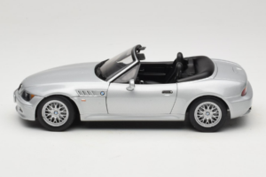 BMW Z3 Roadster 1.8 Strieborný Dealerská Edícia UT Models 1:18 80439411712 Kov – obrázok 4 z 8