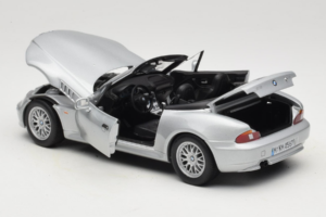 BMW Z3 Roadster 1.8 Strieborný Dealerská Edícia UT Models 1:18 80439411712 Kov – obrázok 5 z 8