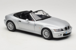 BMW Z3 Roadster 1.8 Strieborný Dealerská Edícia UT Models 1:18 80439411712 Kov – obrázok 6 z 8
