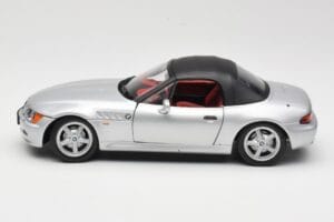 BMW Z3 Roadster 1.8 Strieborný UT Models 1:18 20404 Kov – obrázok 4 z 8
