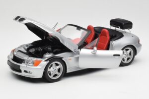 BMW Z3 Roadster S Nosičom Batožiny Strieborný UT Models 1:18 20407 Kov – obrázok 2 z 8