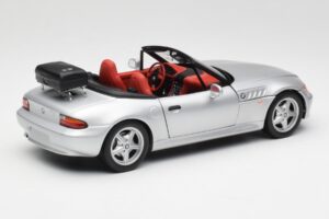 BMW Z3 Roadster S Nosičom Batožiny Strieborný UT Models 1:18 20407 Kov – obrázok 3 z 8